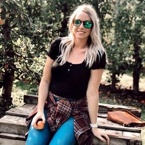 Meet your Posher, Delaney